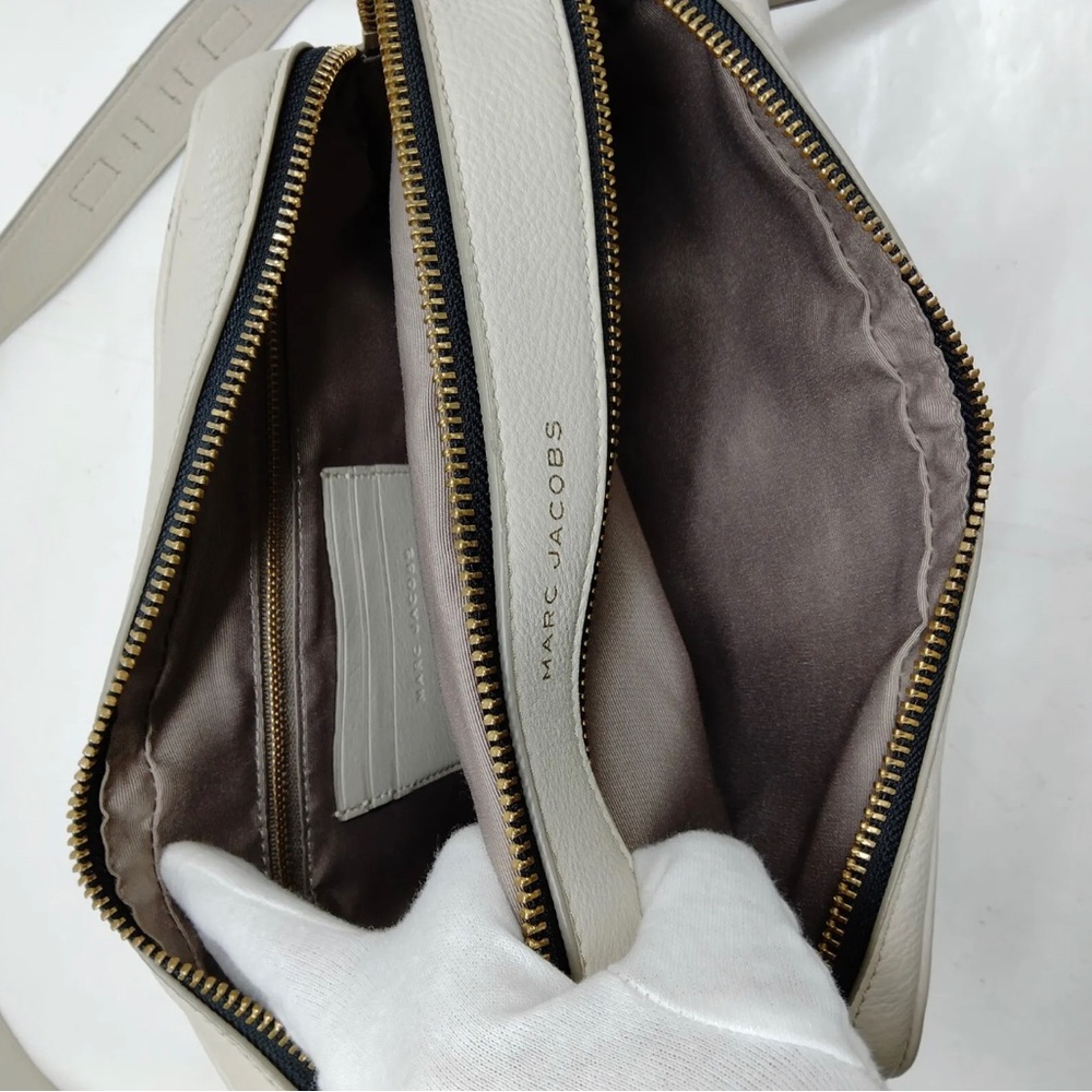 SOLD Authentic MARC JACOBS  Crossbody Bag Leather - Picture 9 of 16